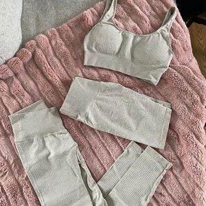 3 piece set! Activewear